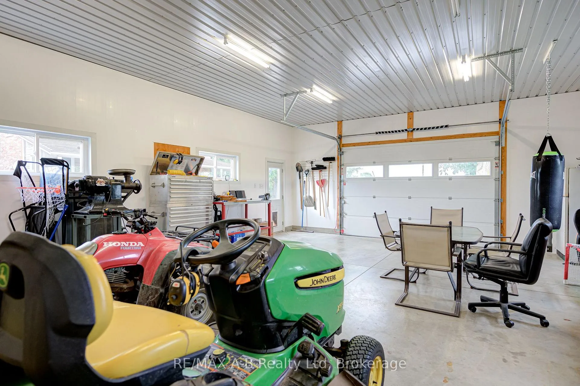 Photo 27 of 6355 Perth Rd 55 Line, West Perth, Logan — HOMEH