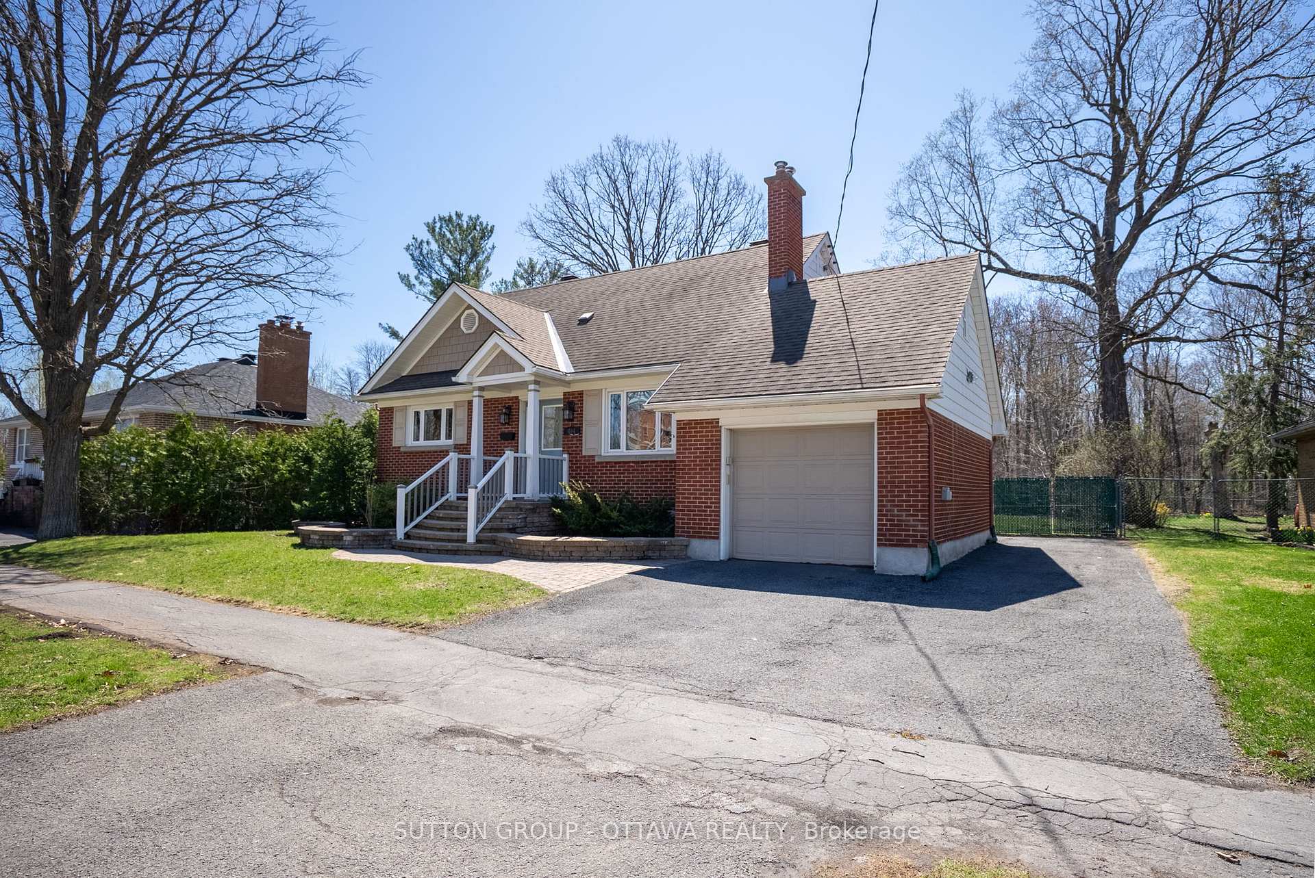 Photo 2 of 494 Pleasant Park Road, Ottawa, Alta Vista/Faircrest Heights — HOMEH