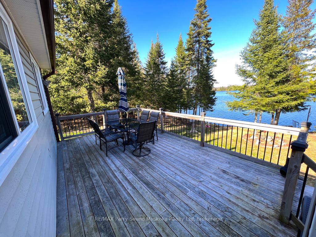 Photo 11 of 471 North Meadowcove Road, Whitestone, Hagerman — HOMEH