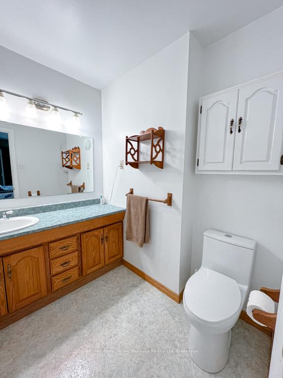 Photo 26 of 471 North Meadowcove Road, Whitestone, Hagerman — HOMEH