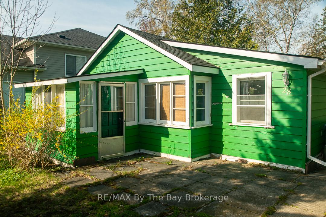 Photo 1 of 28 60th Street S, Wasaga Beach — HOMEH
