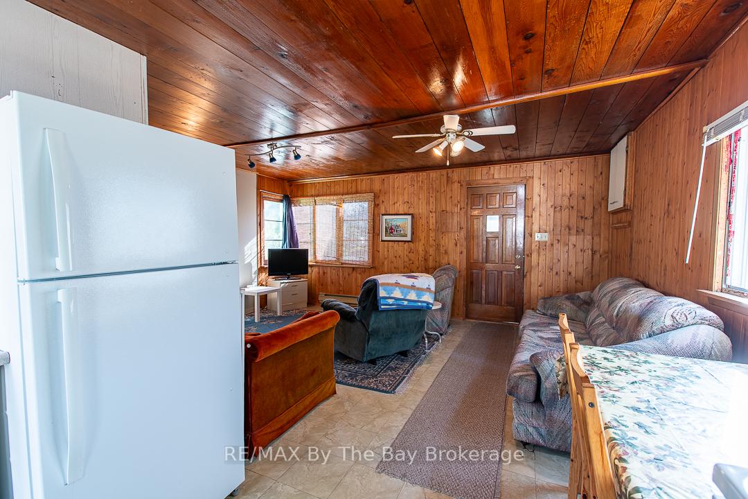 Photo 6 of 28 60th Street S, Wasaga Beach — HOMEH