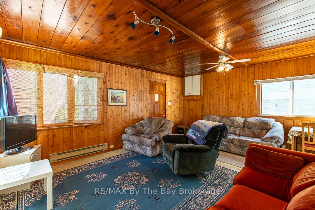 Photo 7 of 28 60th Street S, Wasaga Beach — HOMEH