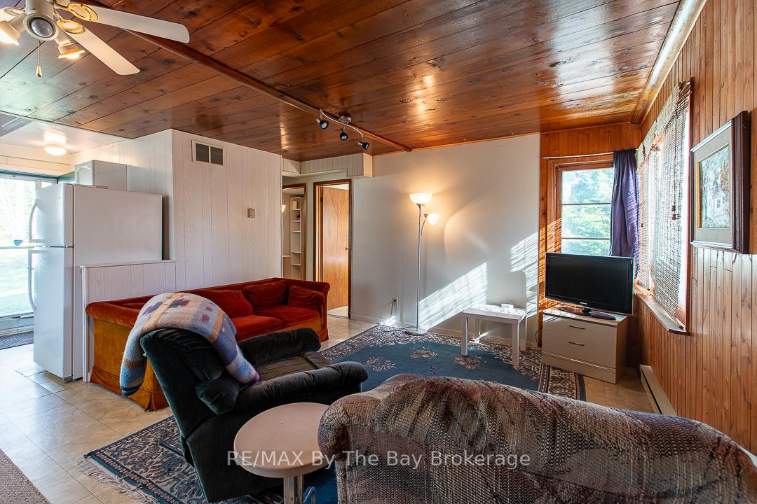 Photo 15 of 28 60th Street S, Wasaga Beach — HOMEH
