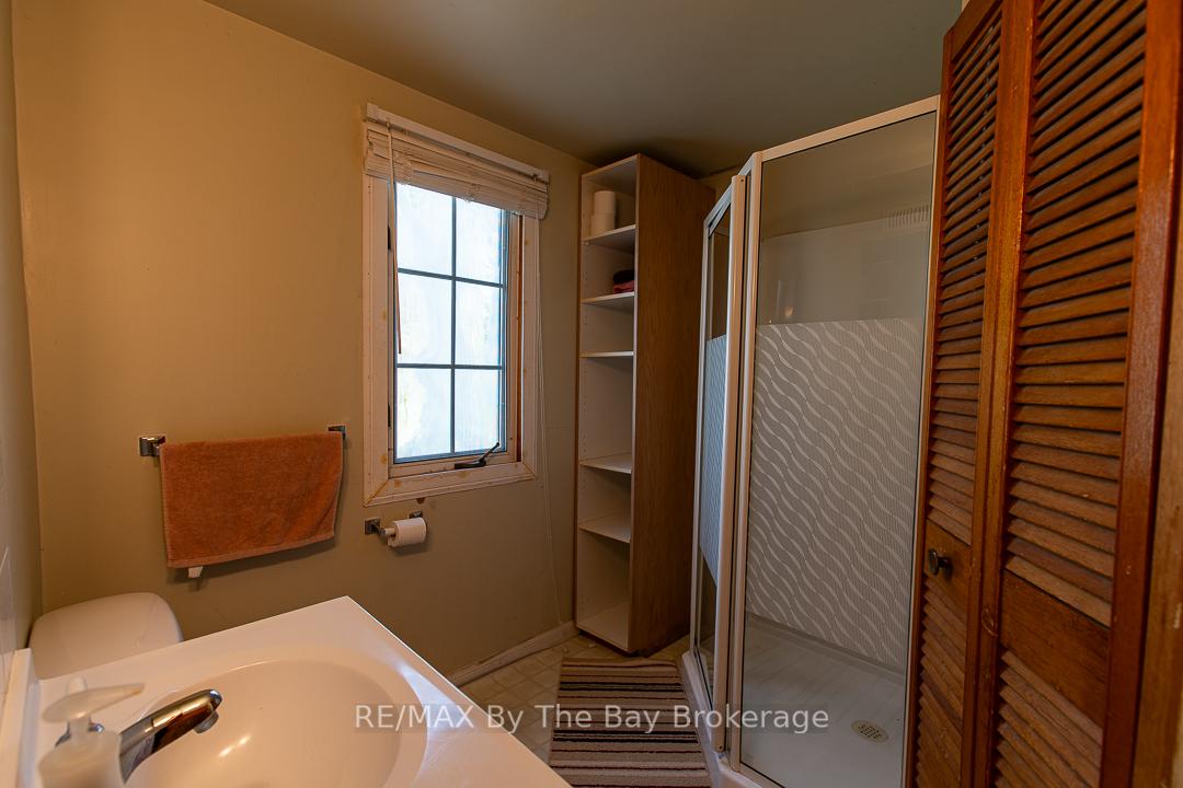 Photo 17 of 28 60th Street S, Wasaga Beach — HOMEH