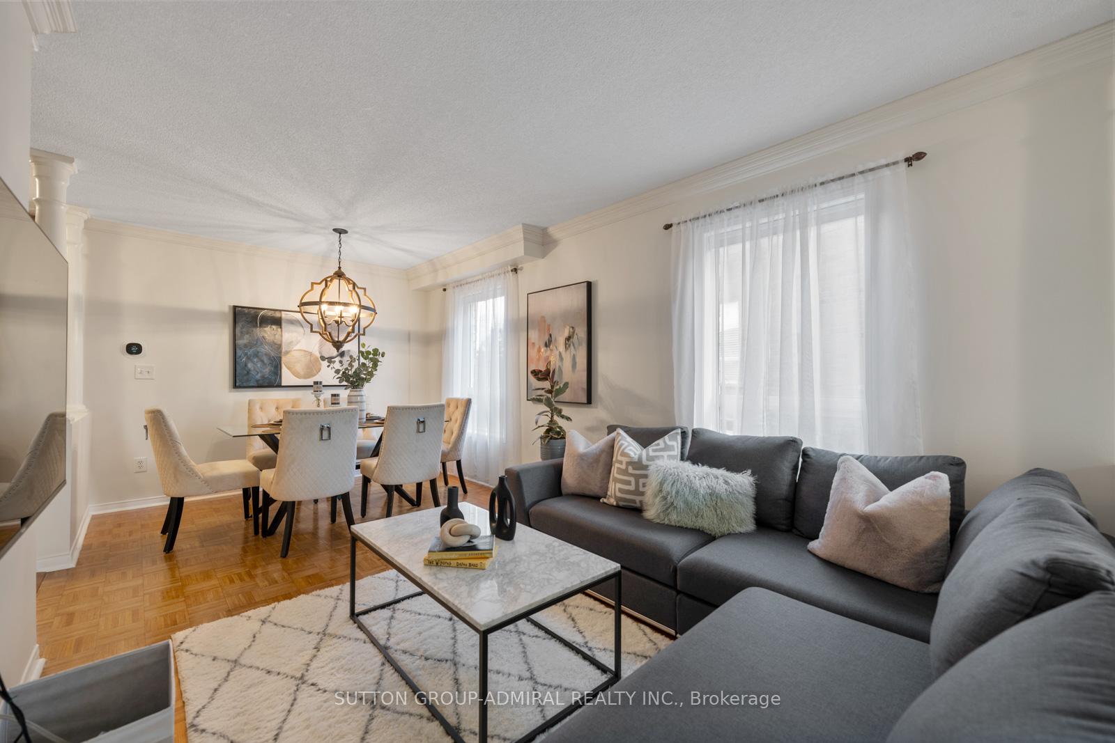 Photo 6 of 25 Umbria Crescent, Vaughan, West Woodbridge — HOMEH