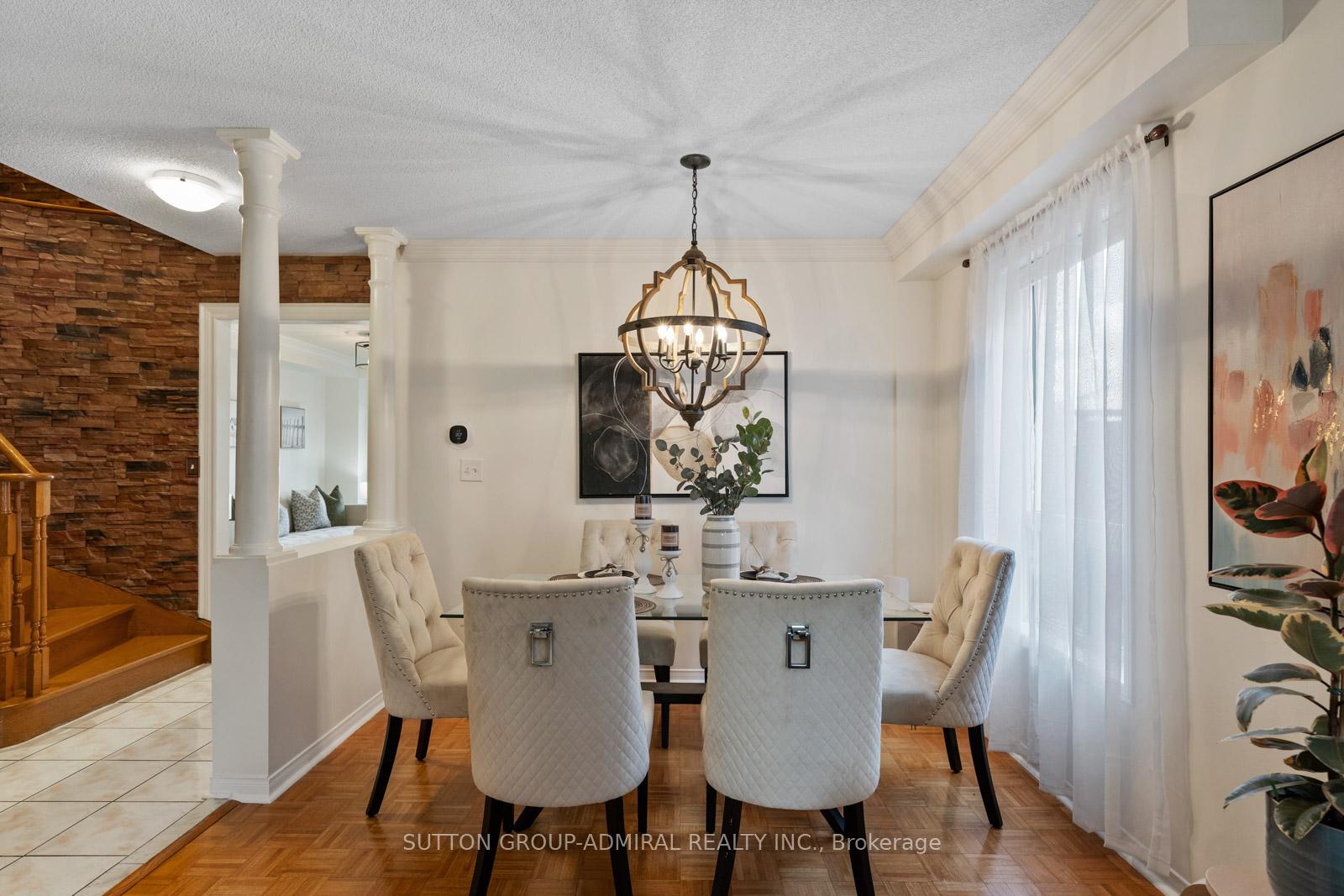 Photo 8 of 25 Umbria Crescent, Vaughan, West Woodbridge — HOMEH