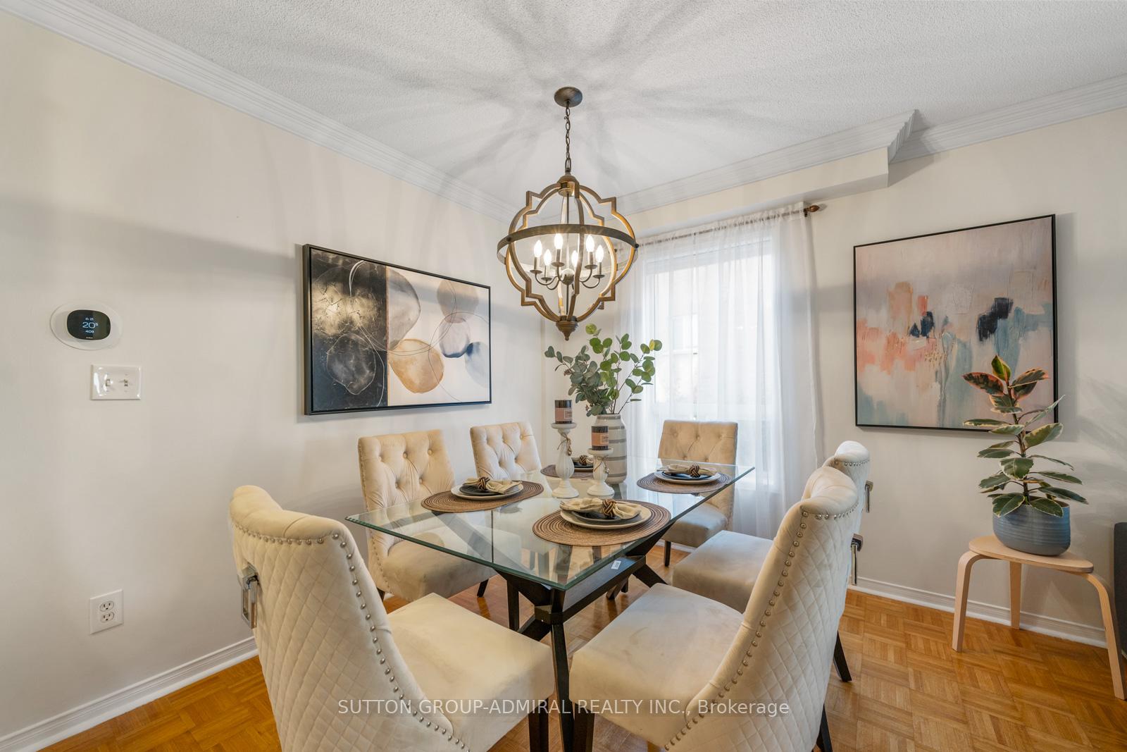 Photo 9 of 25 Umbria Crescent, Vaughan, West Woodbridge — HOMEH
