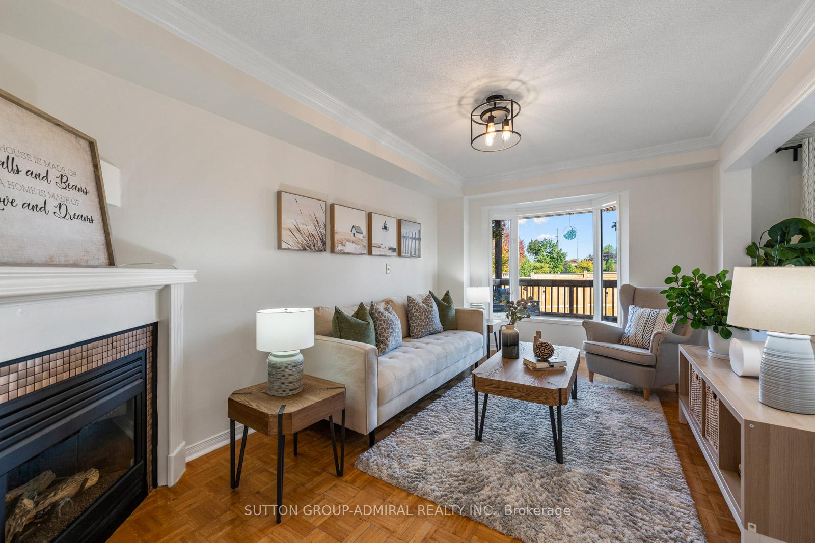 Photo 11 of 25 Umbria Crescent, Vaughan, West Woodbridge — HOMEH