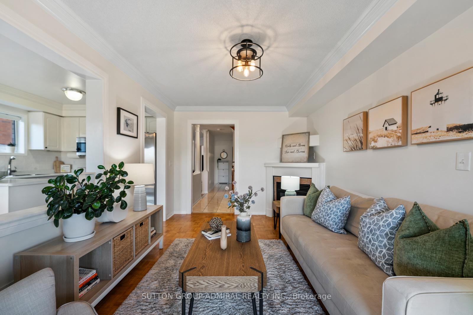 Photo 12 of 25 Umbria Crescent, Vaughan, West Woodbridge — HOMEH