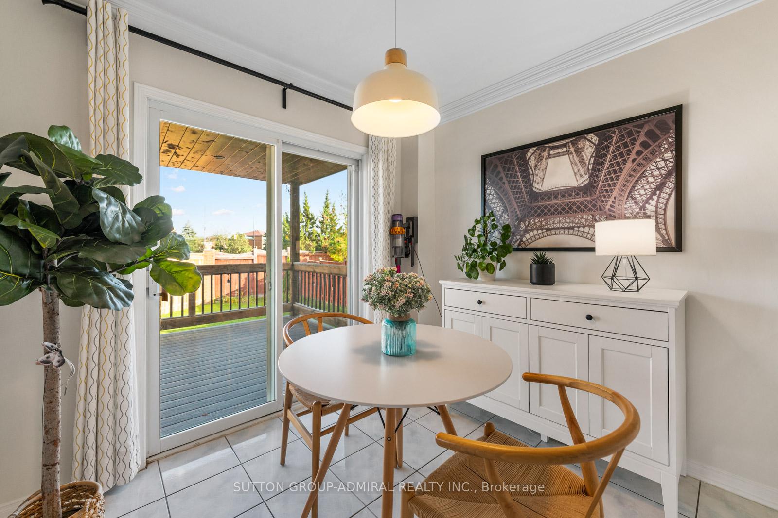 Photo 15 of 25 Umbria Crescent, Vaughan, West Woodbridge — HOMEH