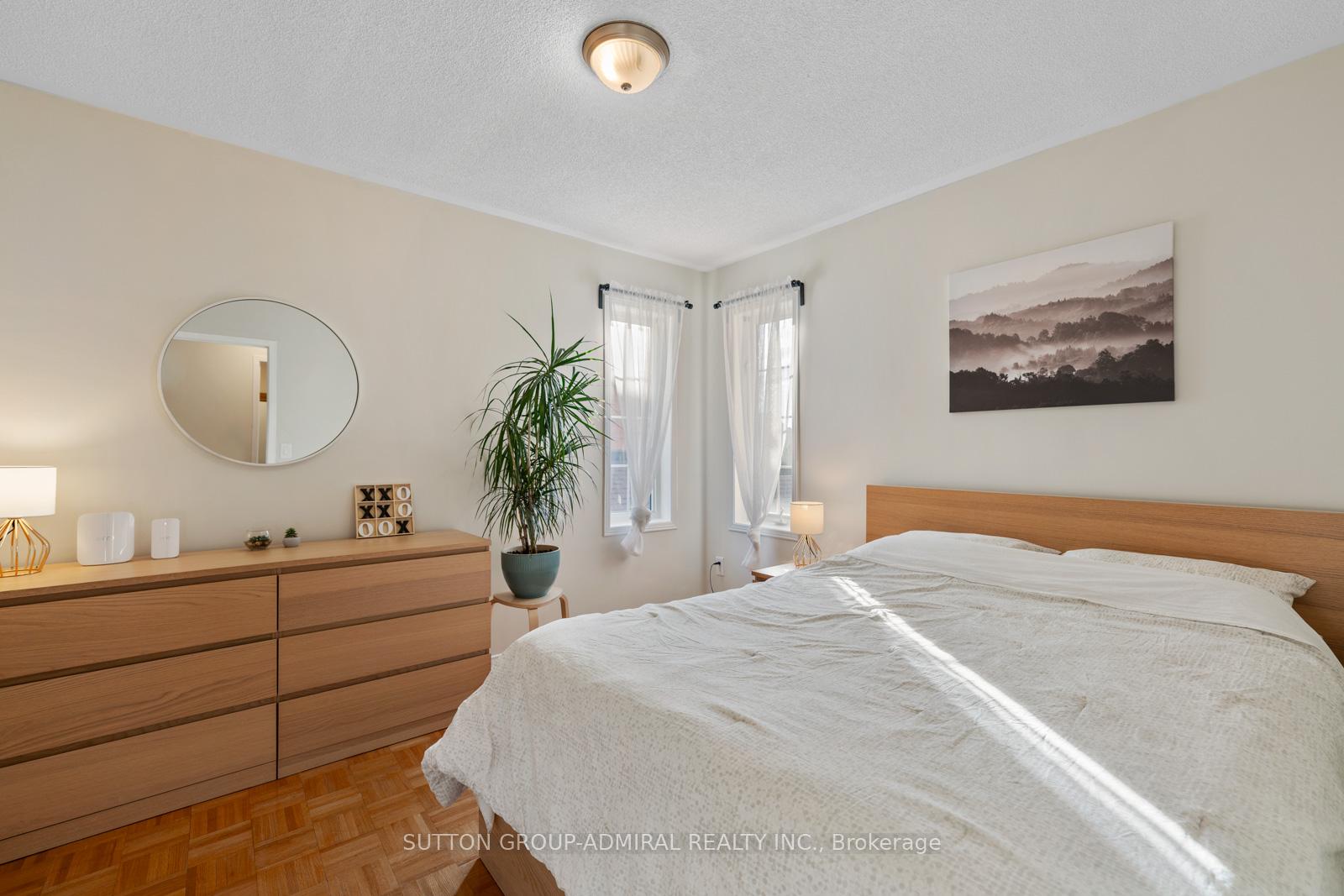 Photo 26 of 25 Umbria Crescent, Vaughan, West Woodbridge — HOMEH