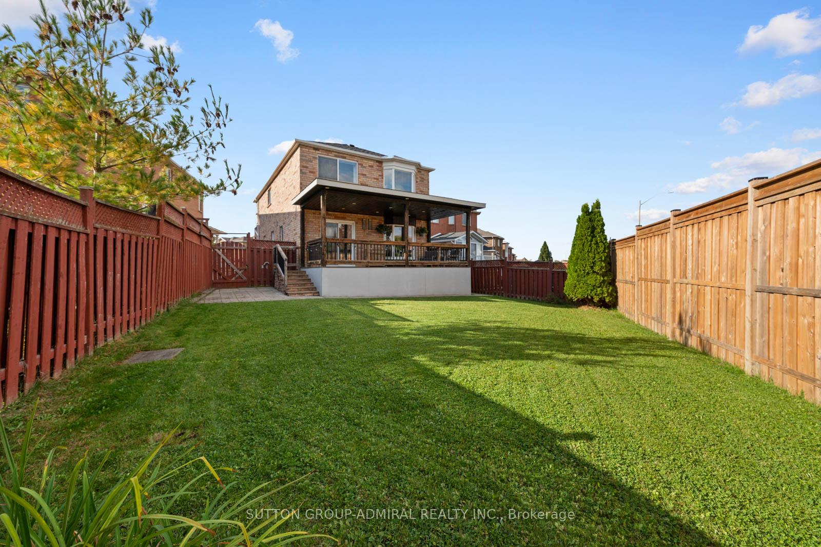 Photo 35 of 25 Umbria Crescent, Vaughan, West Woodbridge — HOMEH