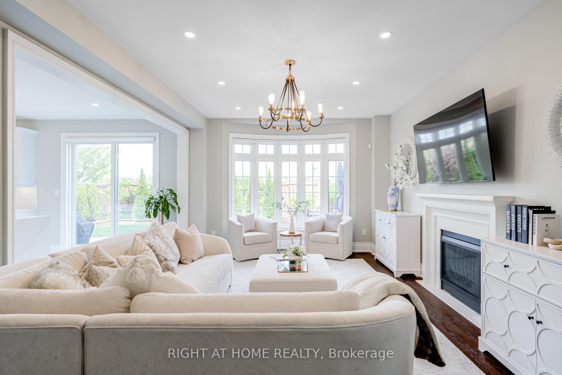 Photo 4 of 59 Garyscholl Road, Vaughan, Vellore Village — HOMEH