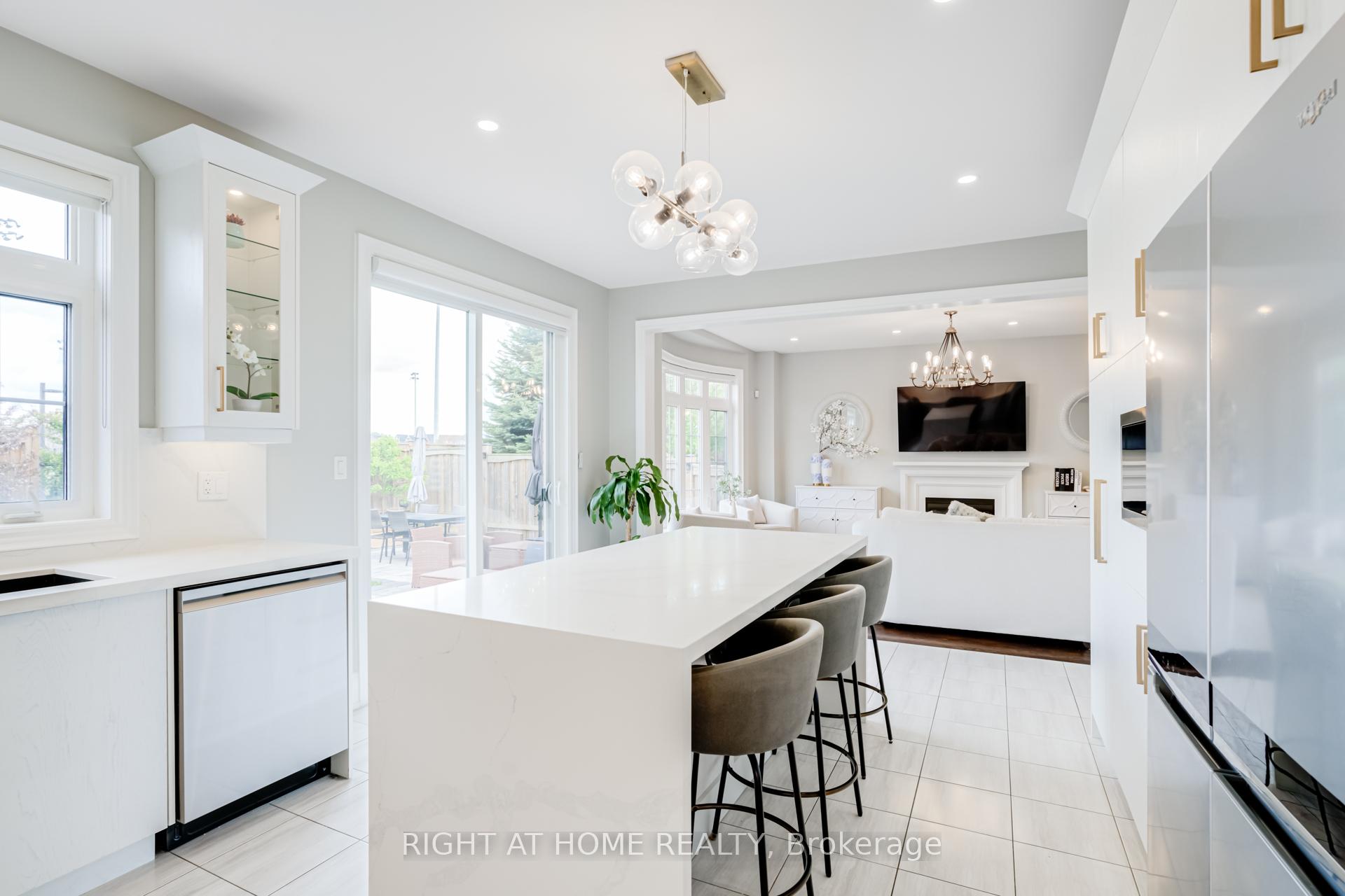 Photo 12 of 59 Garyscholl Road, Vaughan, Vellore Village — HOMEH
