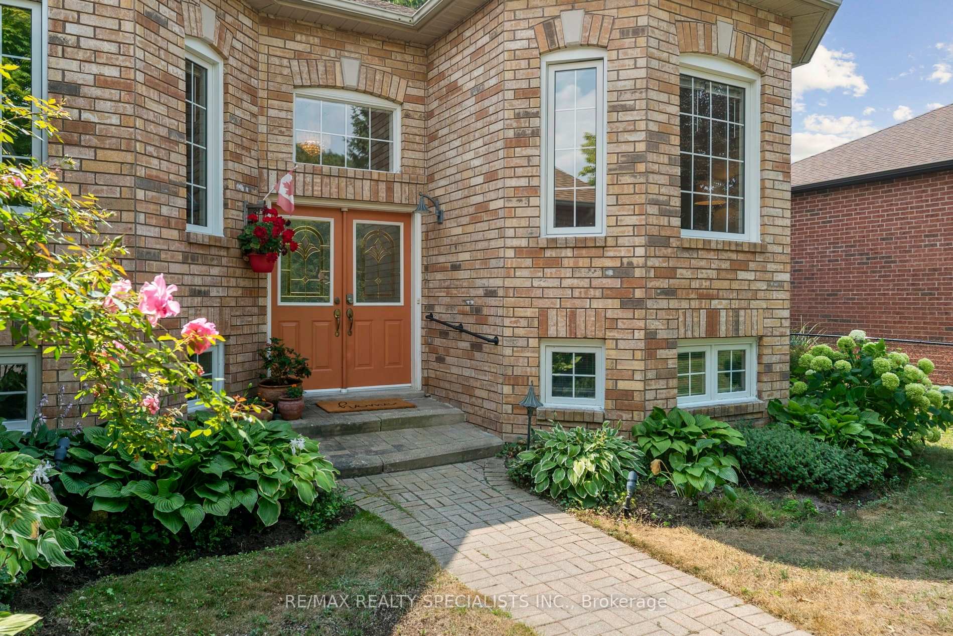Photo 4 of 8 Brouwer Crescent, Wasaga Beach — HOMEH