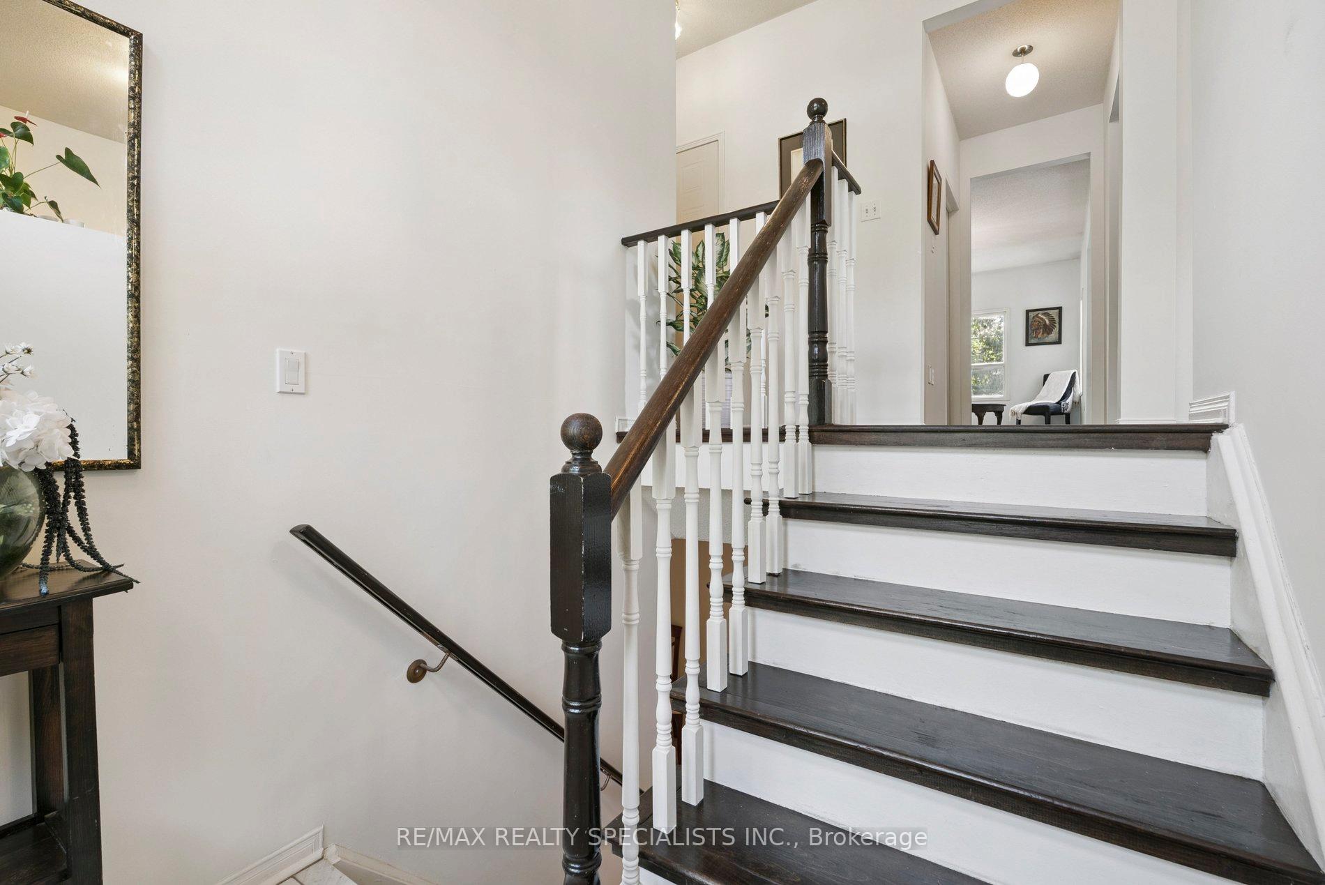 Photo 5 of 8 Brouwer Crescent, Wasaga Beach — HOMEH