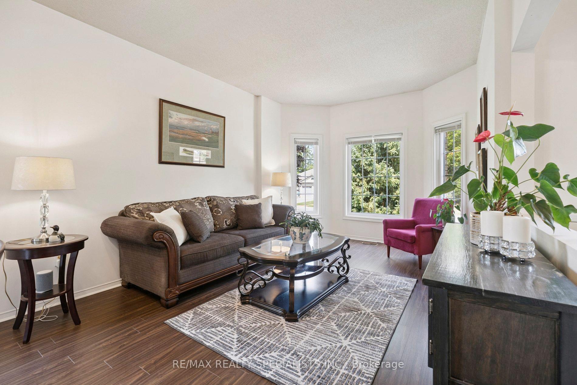 Photo 11 of 8 Brouwer Crescent, Wasaga Beach — HOMEH