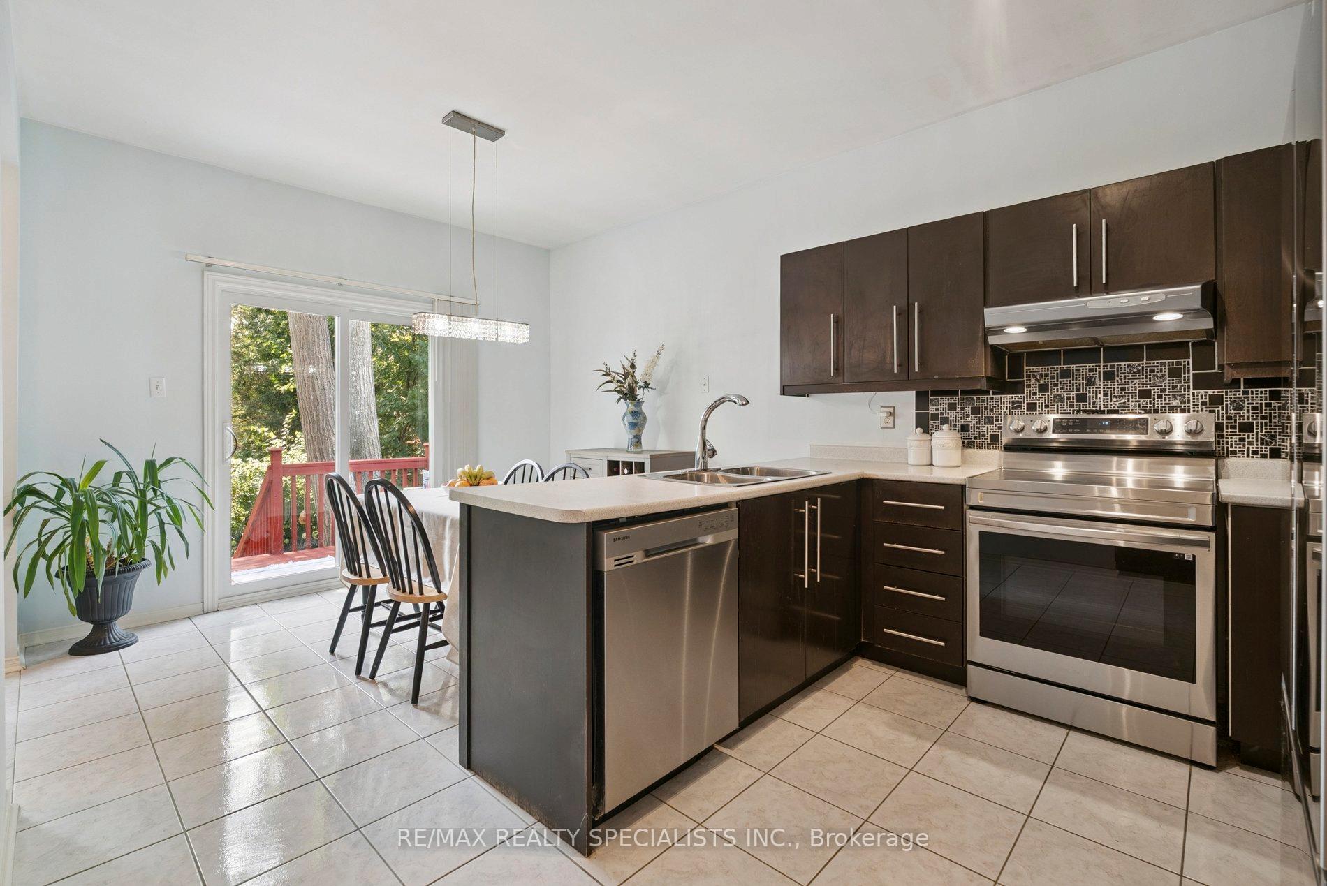 Photo 14 of 8 Brouwer Crescent, Wasaga Beach — HOMEH