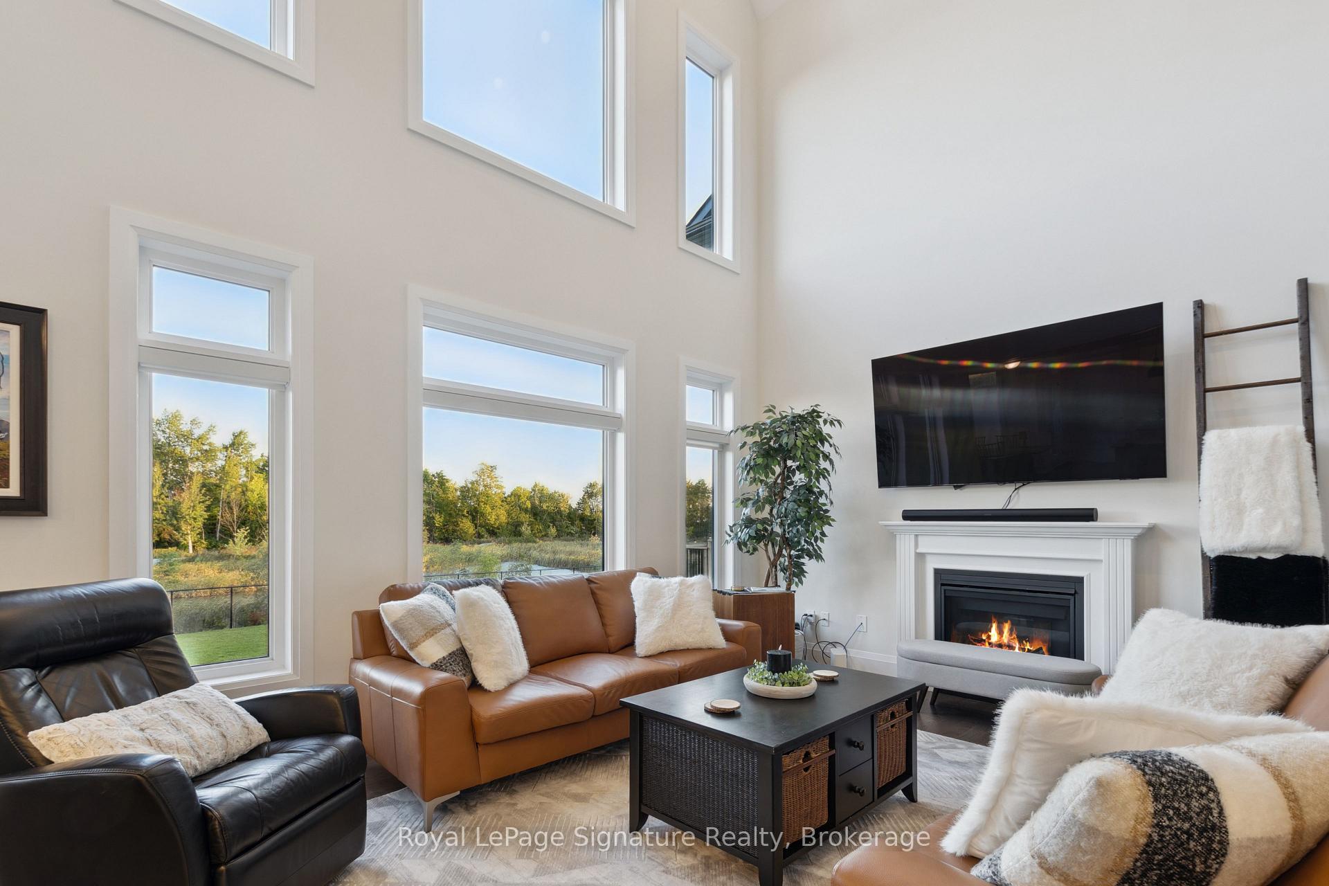 Photo 3 of 156 Springside Crescent, Blue Mountains — HOMEH