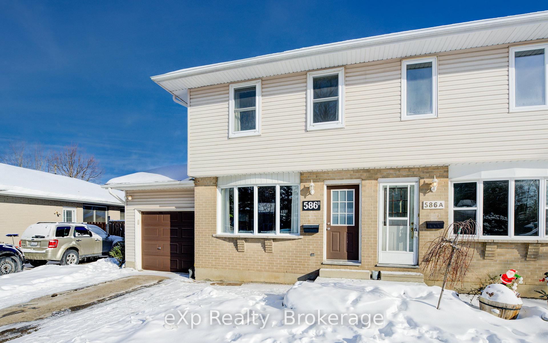 Photo 4 of Unit B, 586 Mount Anne Drive, Waterloo — HOMEH