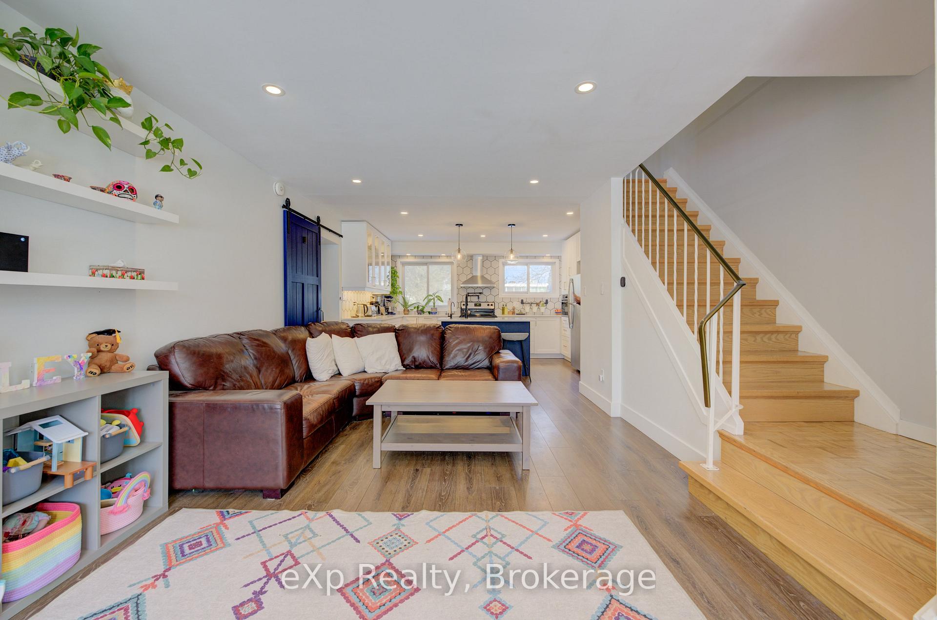 Photo 8 of Unit B, 586 Mount Anne Drive, Waterloo — HOMEH