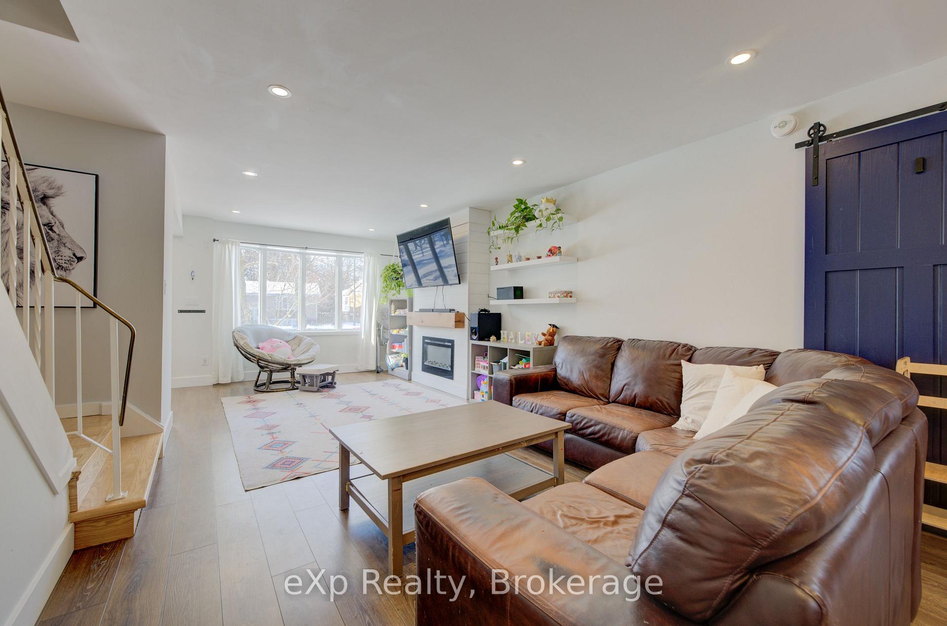 Photo 10 of Unit B, 586 Mount Anne Drive, Waterloo — HOMEH
