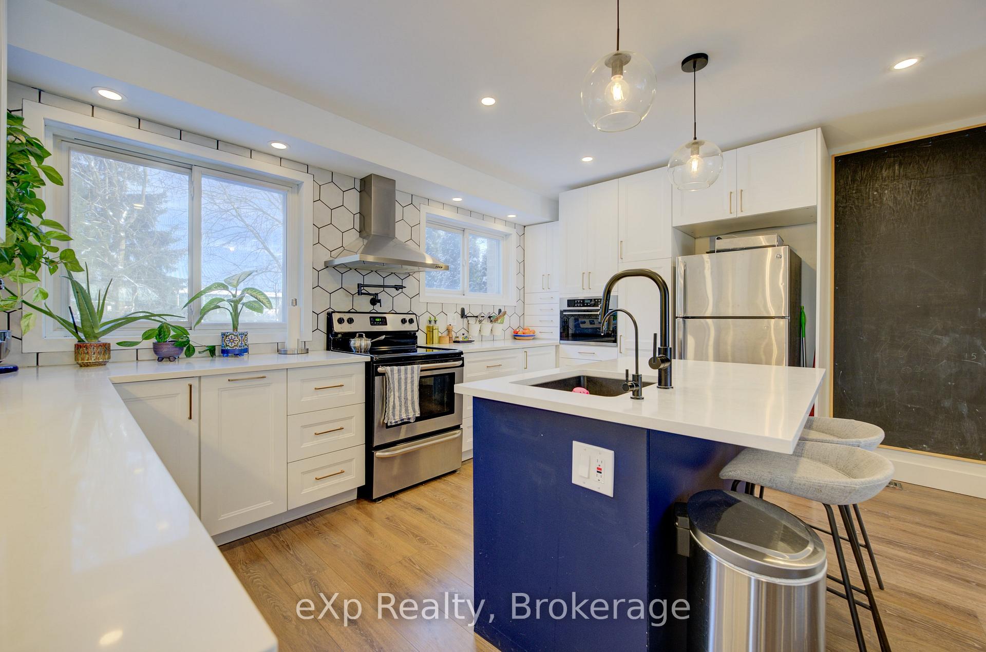Photo 12 of Unit B, 586 Mount Anne Drive, Waterloo — HOMEH