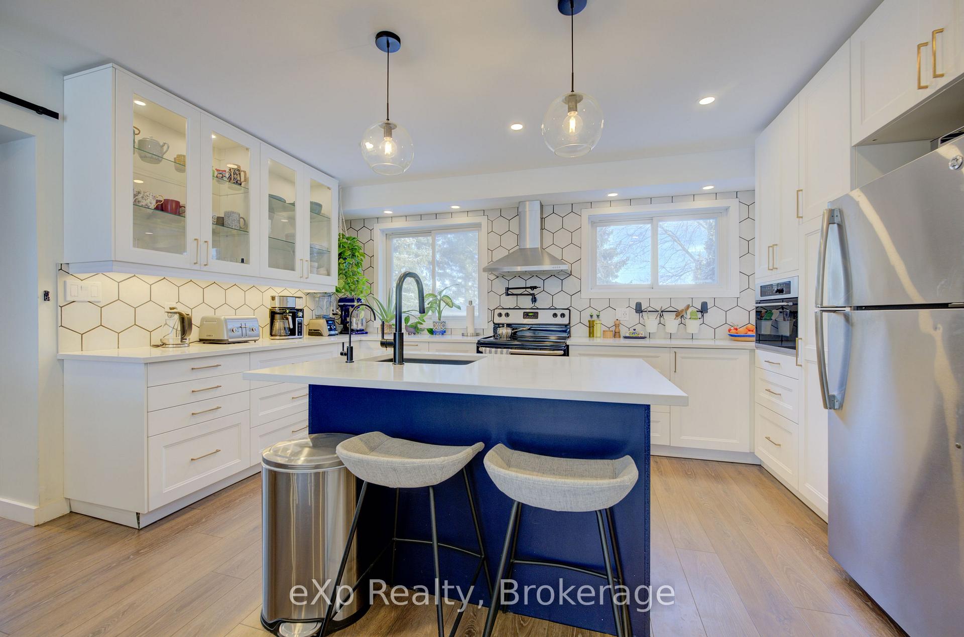 Photo 14 of Unit B, 586 Mount Anne Drive, Waterloo — HOMEH