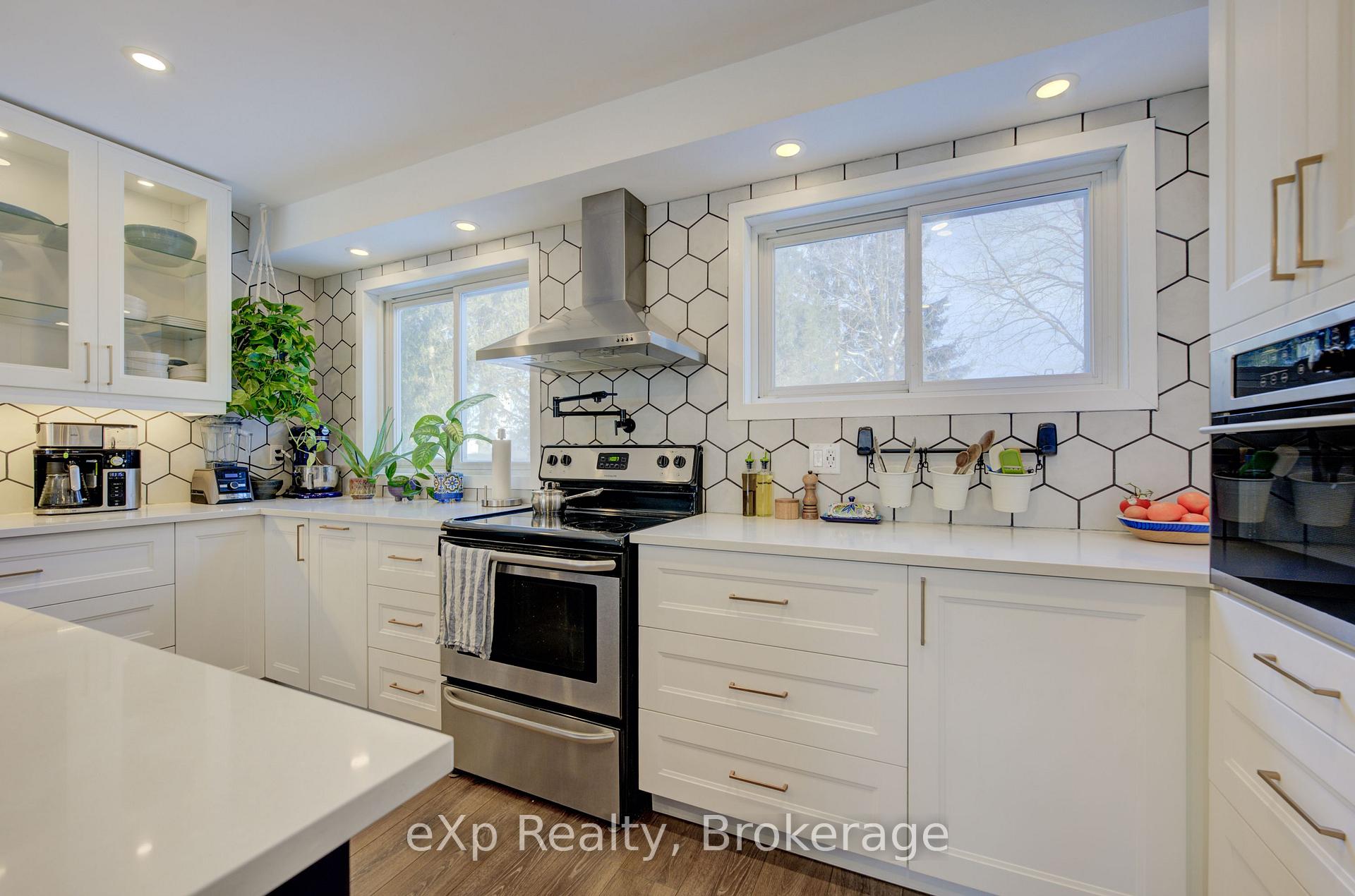 Photo 15 of Unit B, 586 Mount Anne Drive, Waterloo — HOMEH