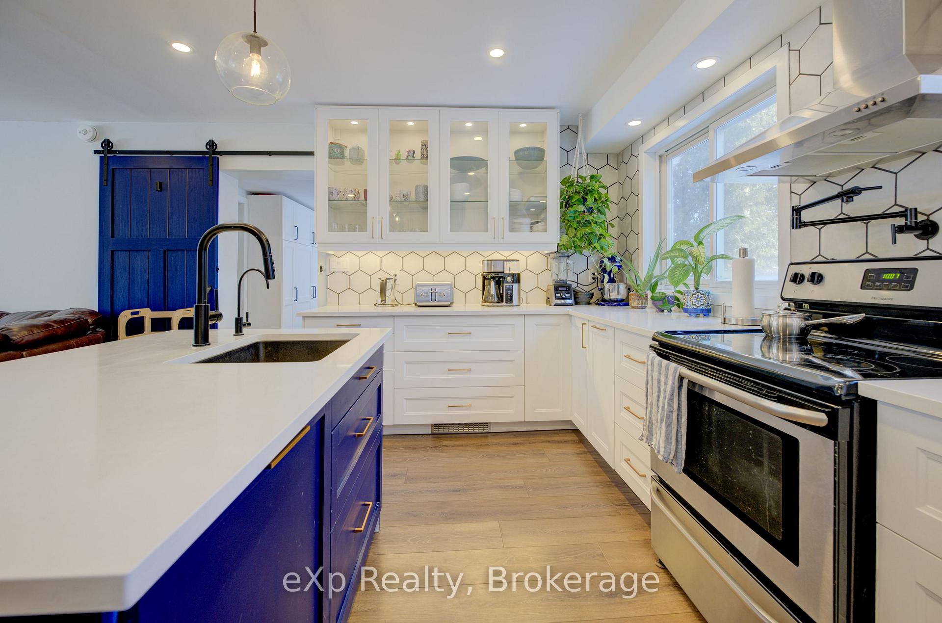 Photo 16 of Unit B, 586 Mount Anne Drive, Waterloo — HOMEH