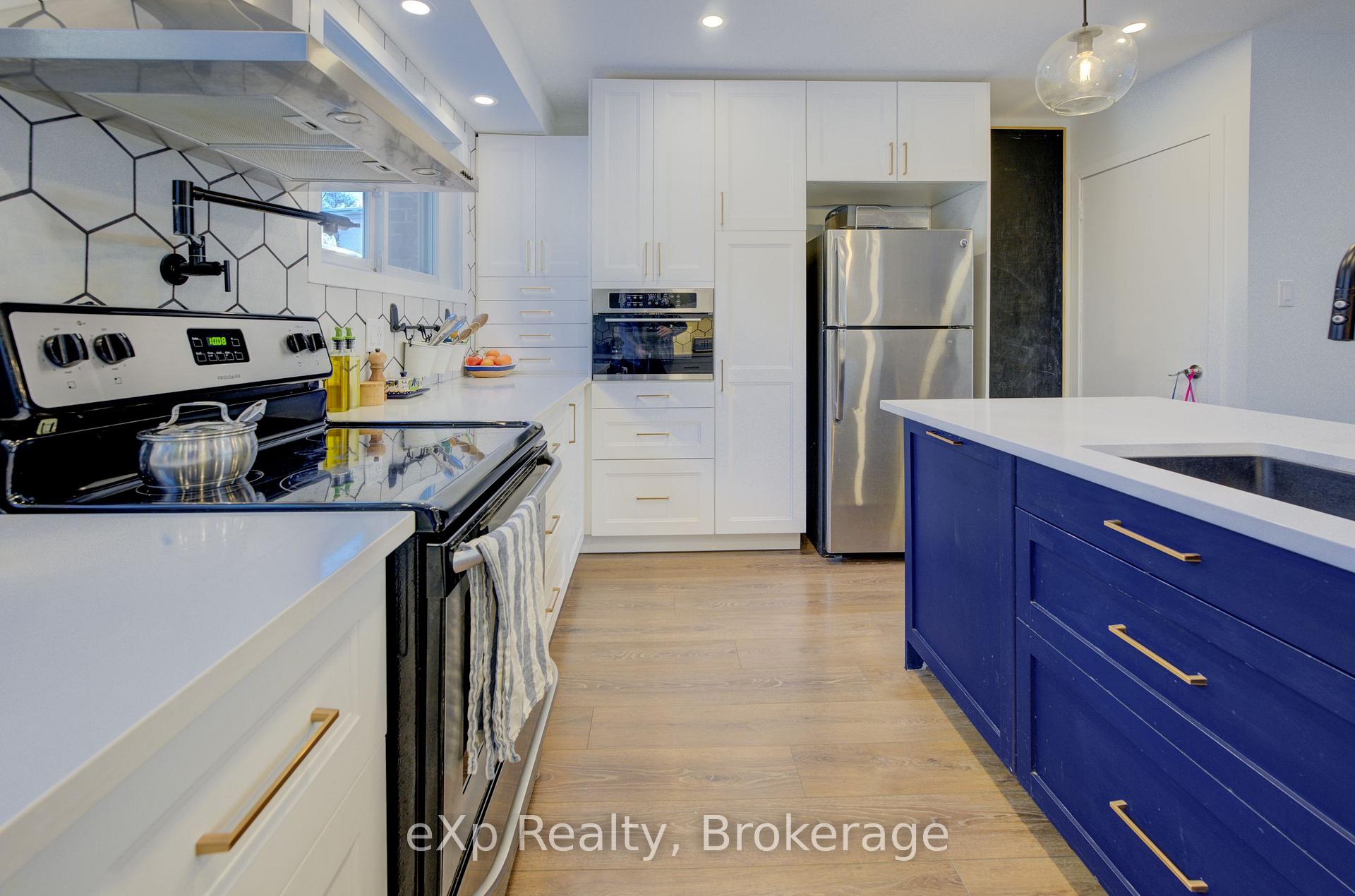 Photo 18 of Unit B, 586 Mount Anne Drive, Waterloo — HOMEH