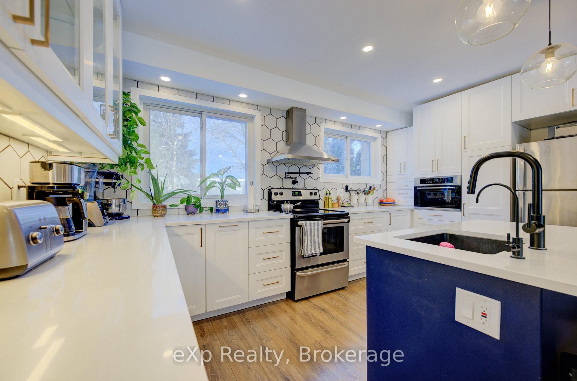Photo 19 of Unit B, 586 Mount Anne Drive, Waterloo — HOMEH