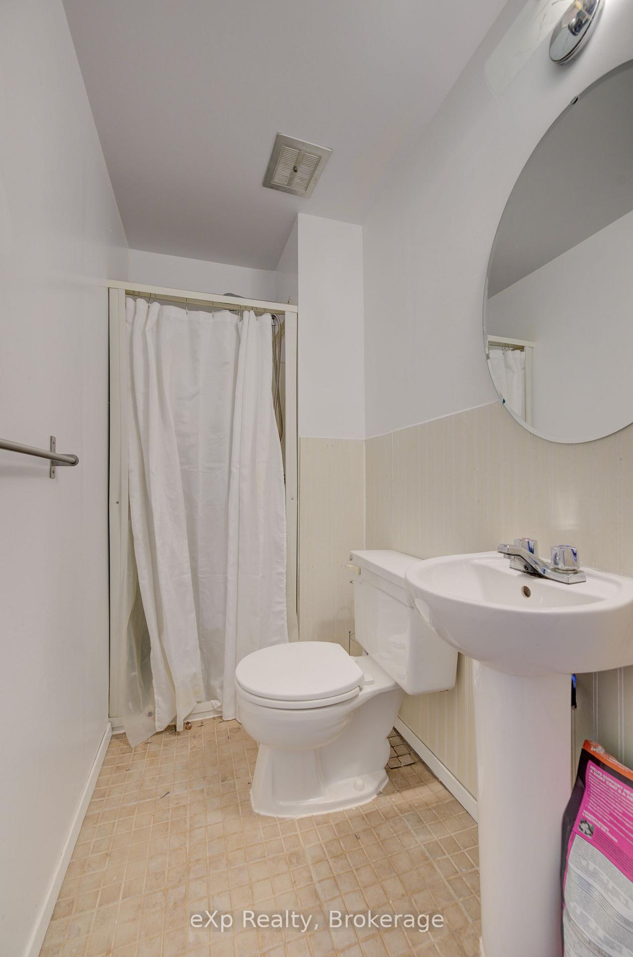 Photo 33 of Unit B, 586 Mount Anne Drive, Waterloo — HOMEH