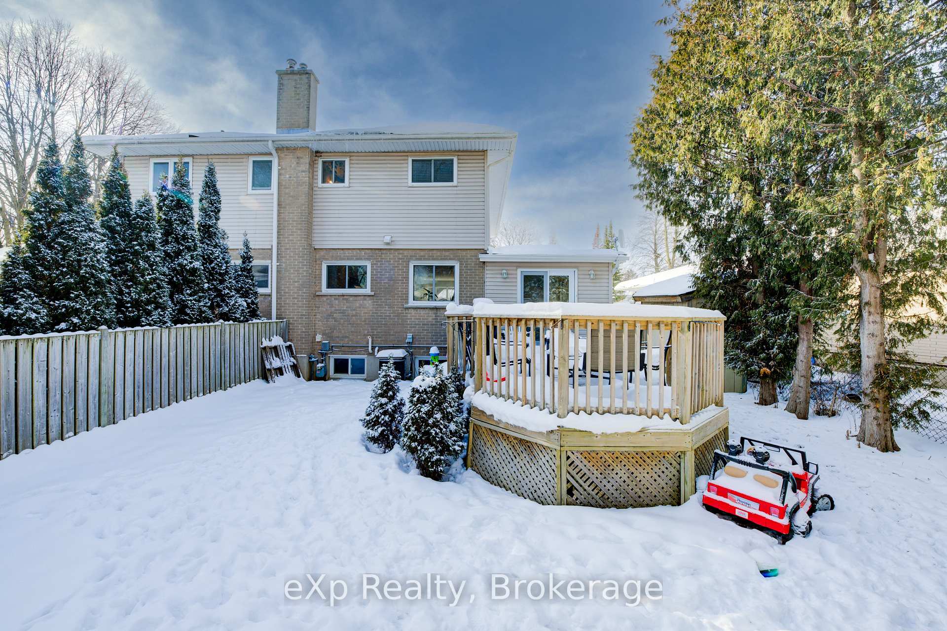 Photo 36 of Unit B, 586 Mount Anne Drive, Waterloo — HOMEH