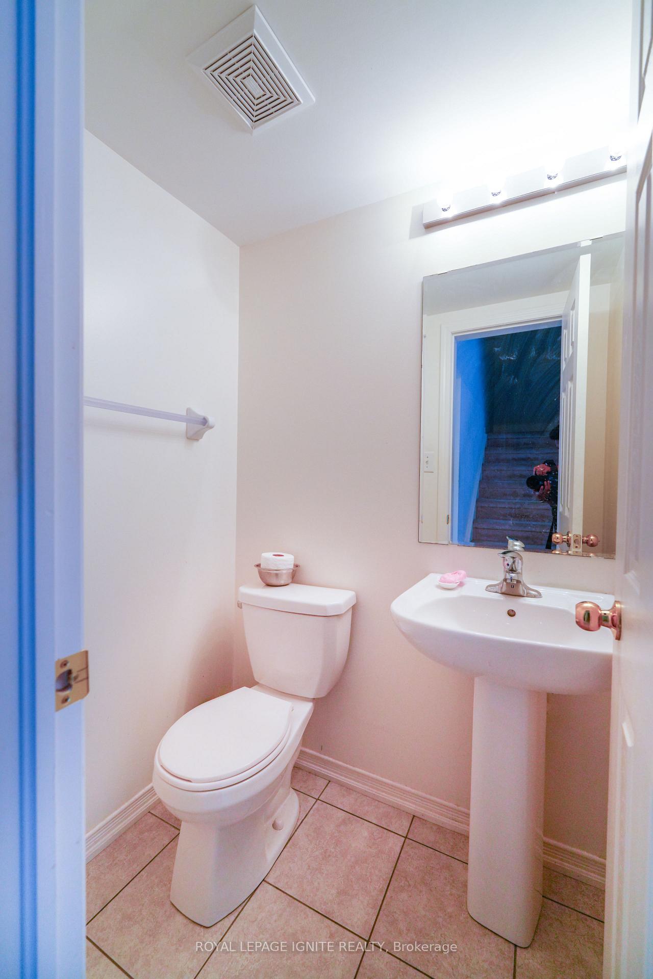Photo 11 of 36 Camilleri Road, Ajax, Central East — HOMEH