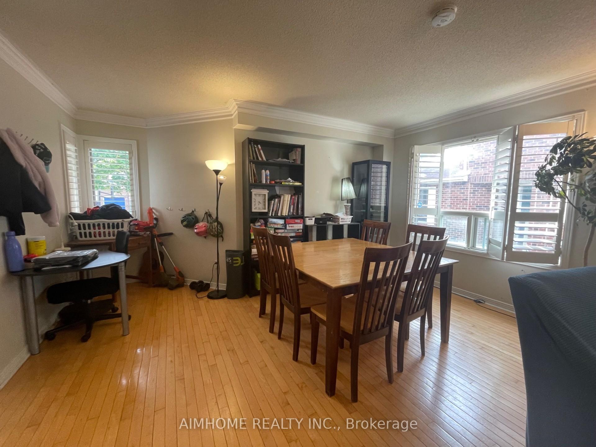 Photo 4 of 61 Springfield Way, Vaughan, Crestwood-Springfarm-Yorkhill — HOMEH