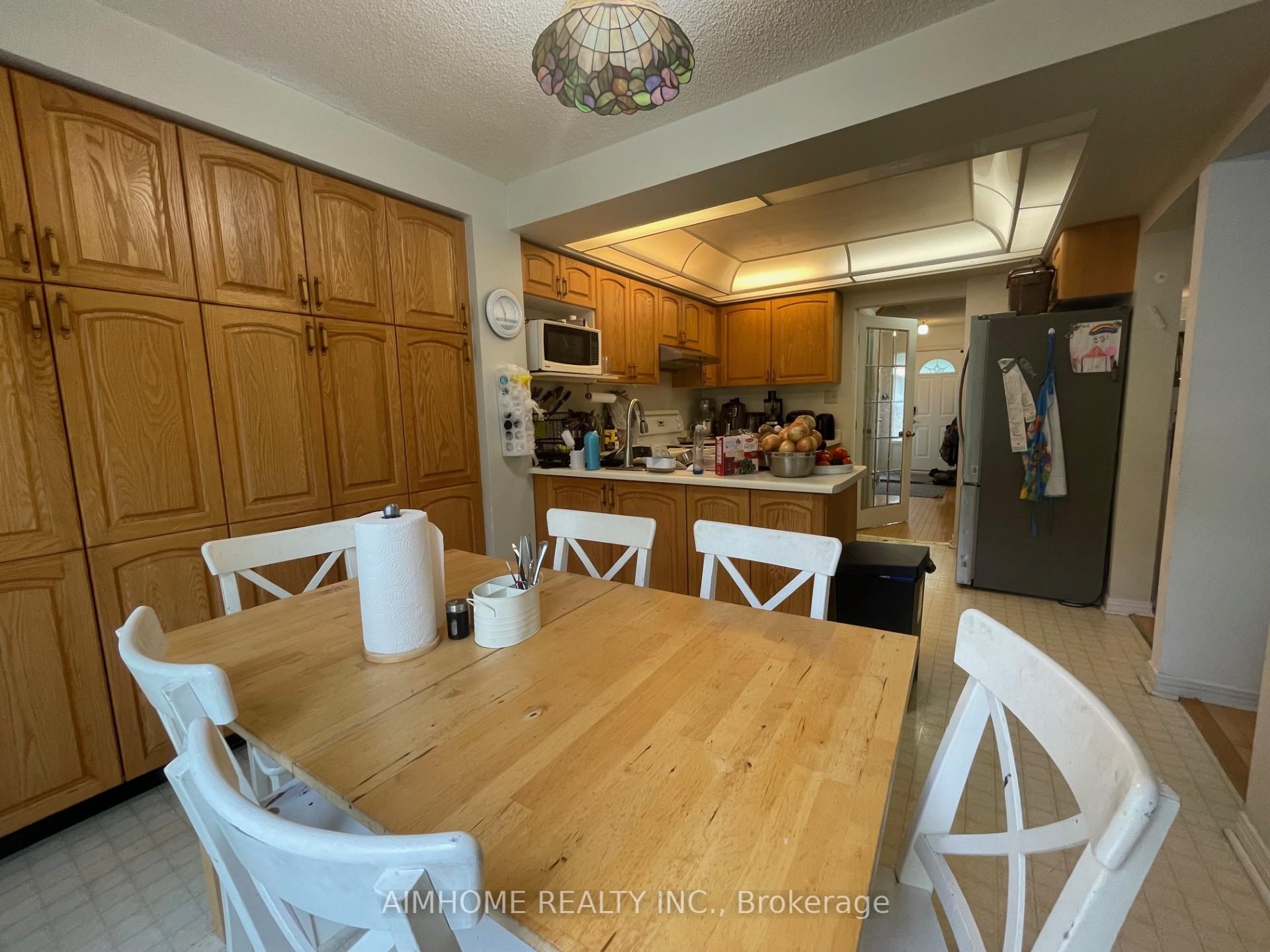 Photo 5 of 61 Springfield Way, Vaughan, Crestwood-Springfarm-Yorkhill — HOMEH