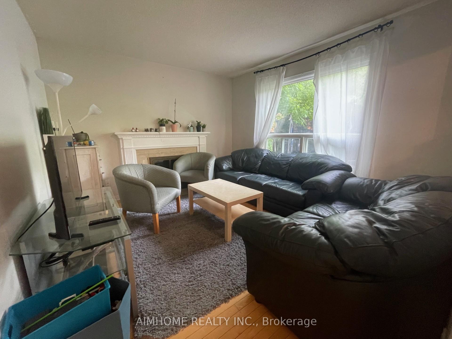 Photo 7 of 61 Springfield Way, Vaughan, Crestwood-Springfarm-Yorkhill — HOMEH