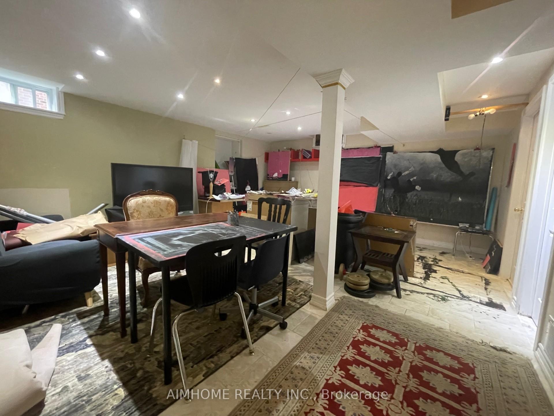 Photo 18 of 61 Springfield Way, Vaughan, Crestwood-Springfarm-Yorkhill — HOMEH