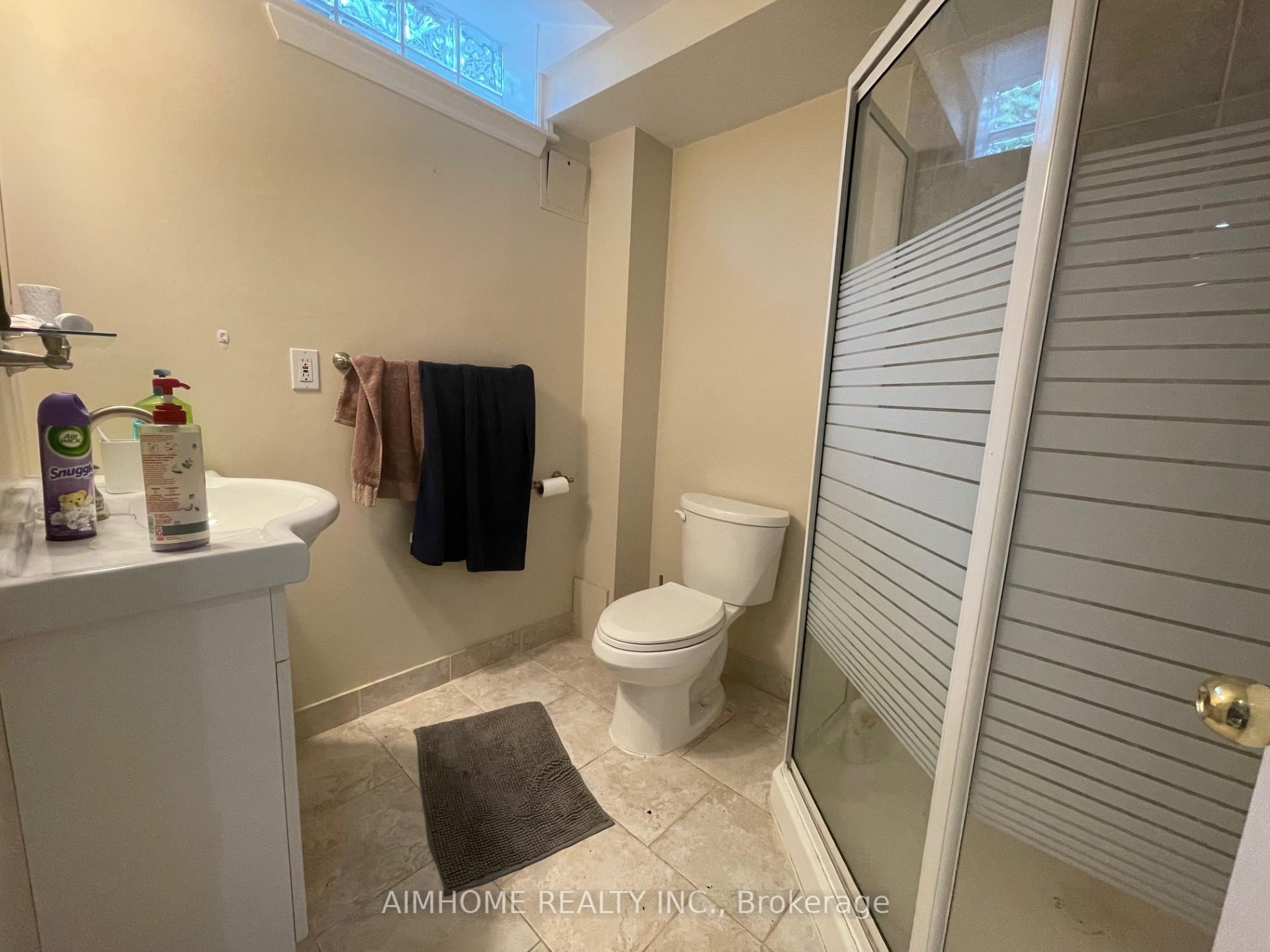 Photo 20 of 61 Springfield Way, Vaughan, Crestwood-Springfarm-Yorkhill — HOMEH