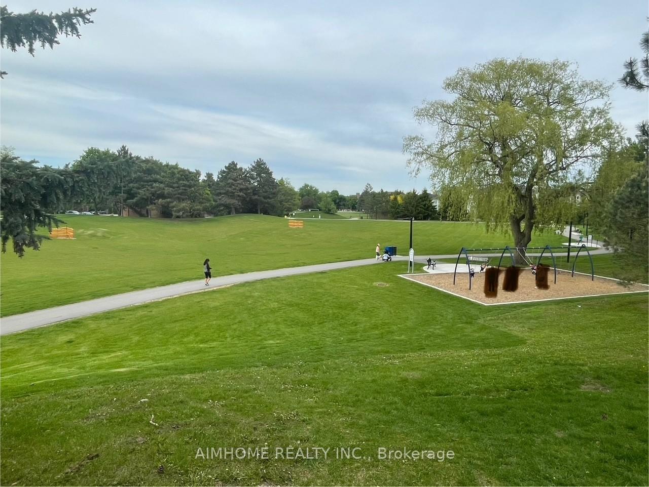 Photo 23 of 61 Springfield Way, Vaughan, Crestwood-Springfarm-Yorkhill — HOMEH