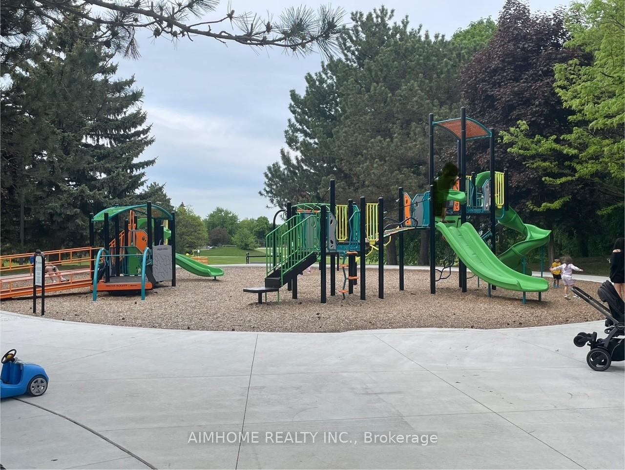 Photo 24 of 61 Springfield Way, Vaughan, Crestwood-Springfarm-Yorkhill — HOMEH