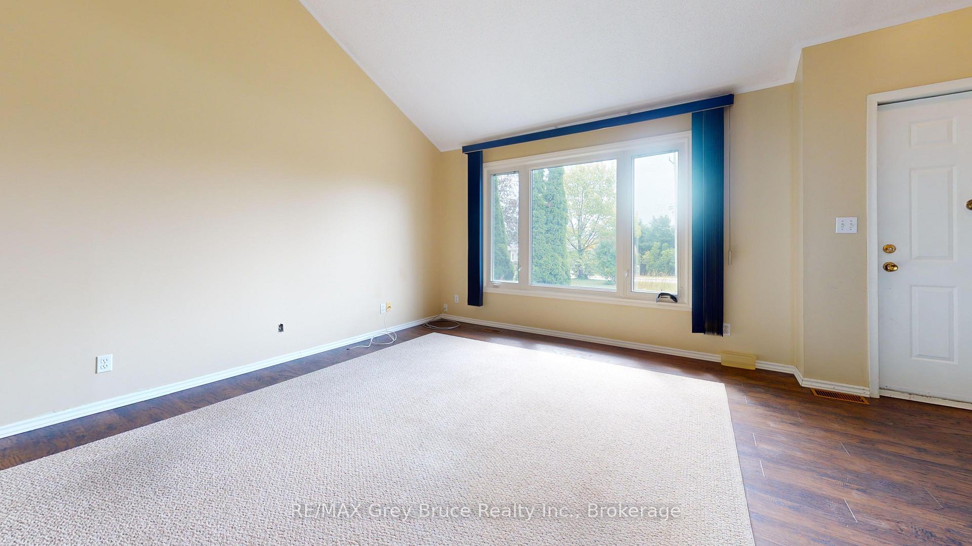 Photo 4 of 82 Brook Street W, Arran-Elderslie — HOMEH
