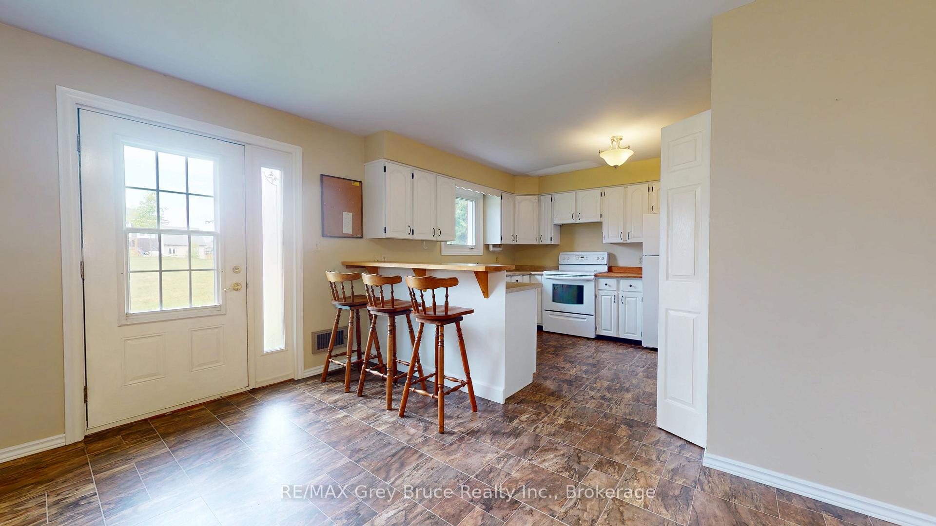 Photo 7 of 82 Brook Street W, Arran-Elderslie — HOMEH