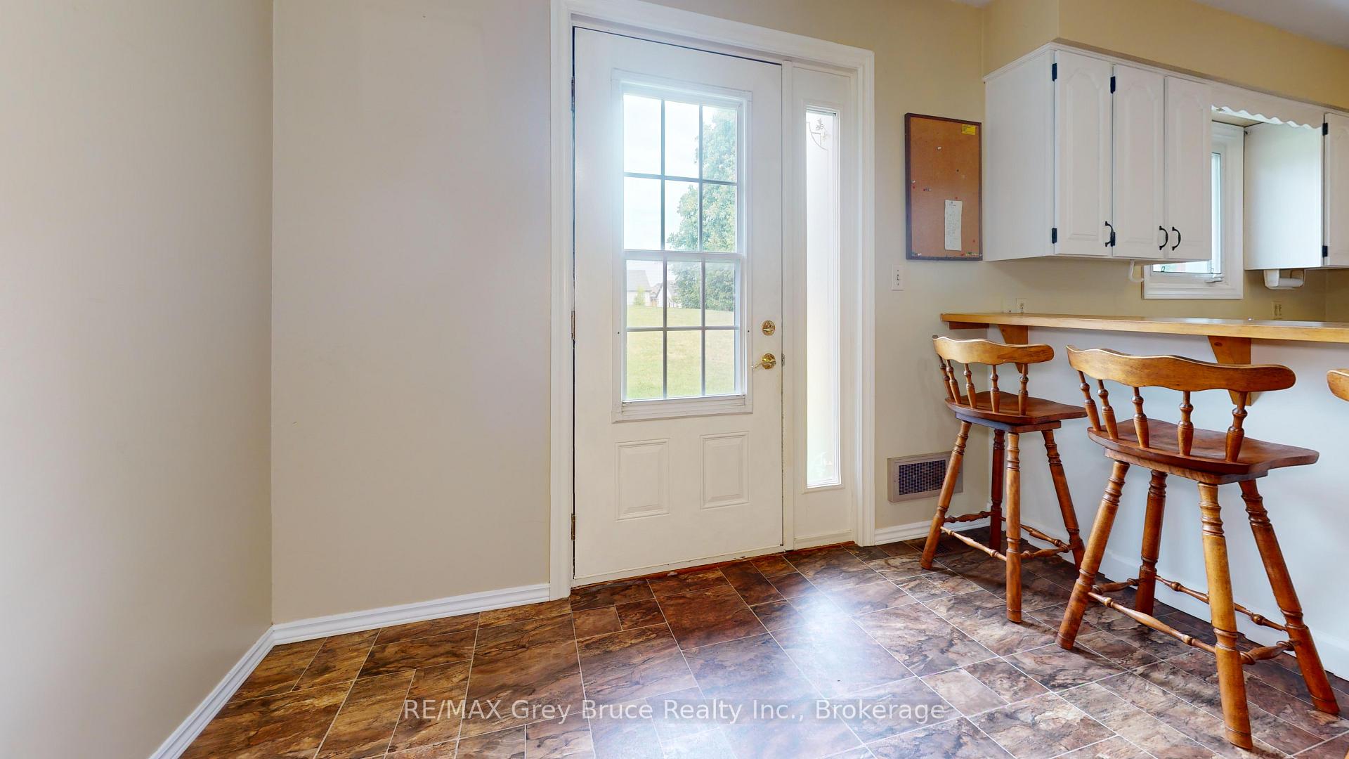 Photo 9 of 82 Brook Street W, Arran-Elderslie — HOMEH