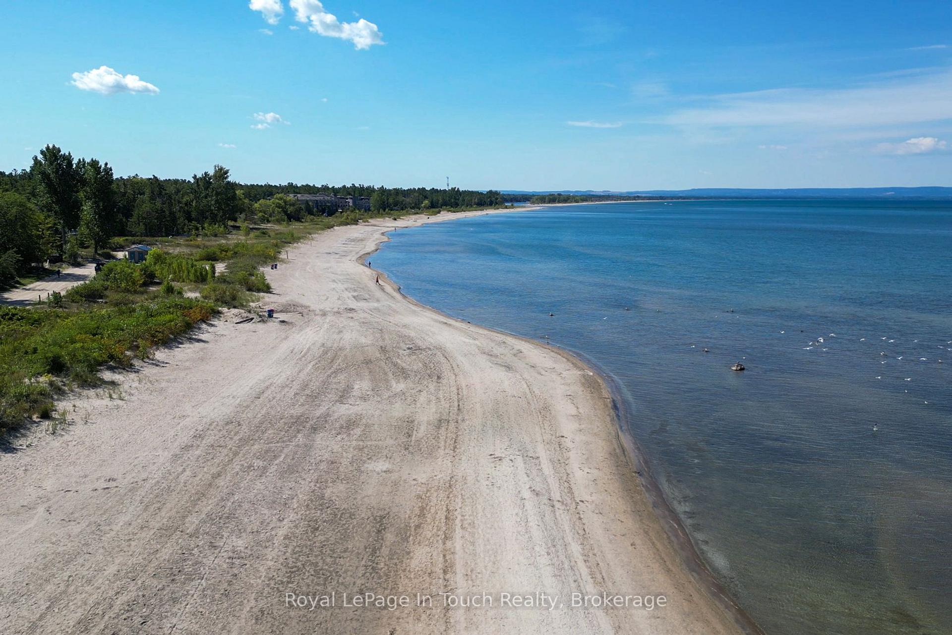 Photo 3 of 944 River Road E, Wasaga Beach — HOMEH