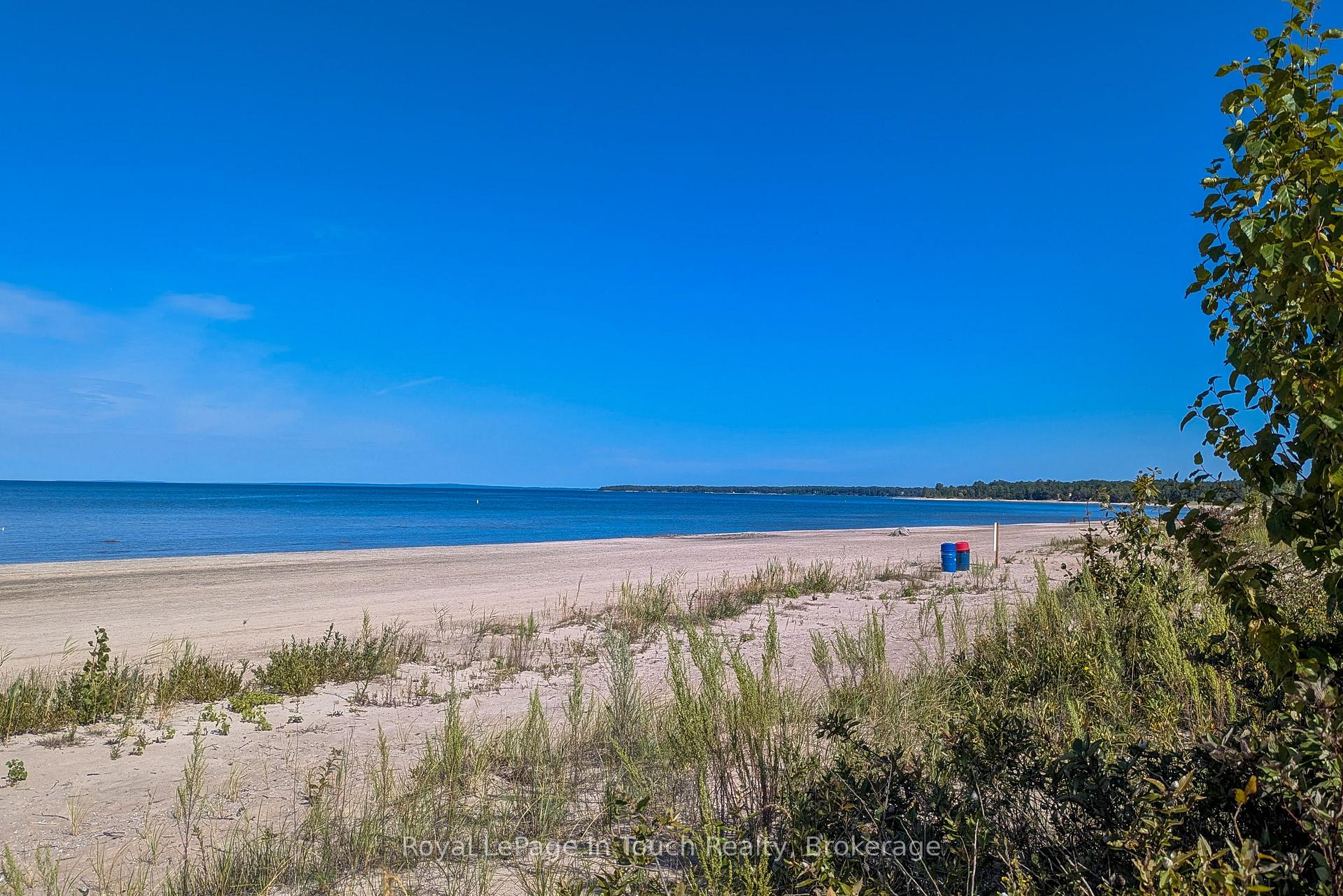 Photo 7 of 944 River Road E, Wasaga Beach — HOMEH