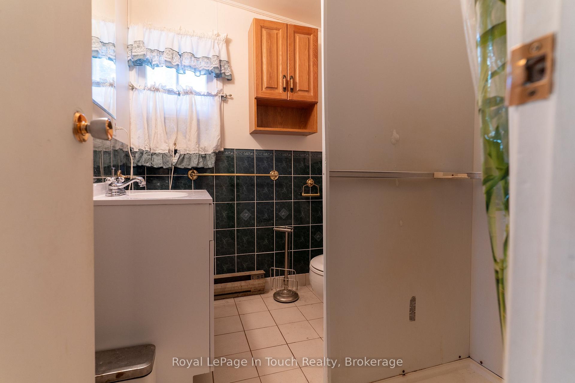 Photo 16 of 944 River Road E, Wasaga Beach — HOMEH