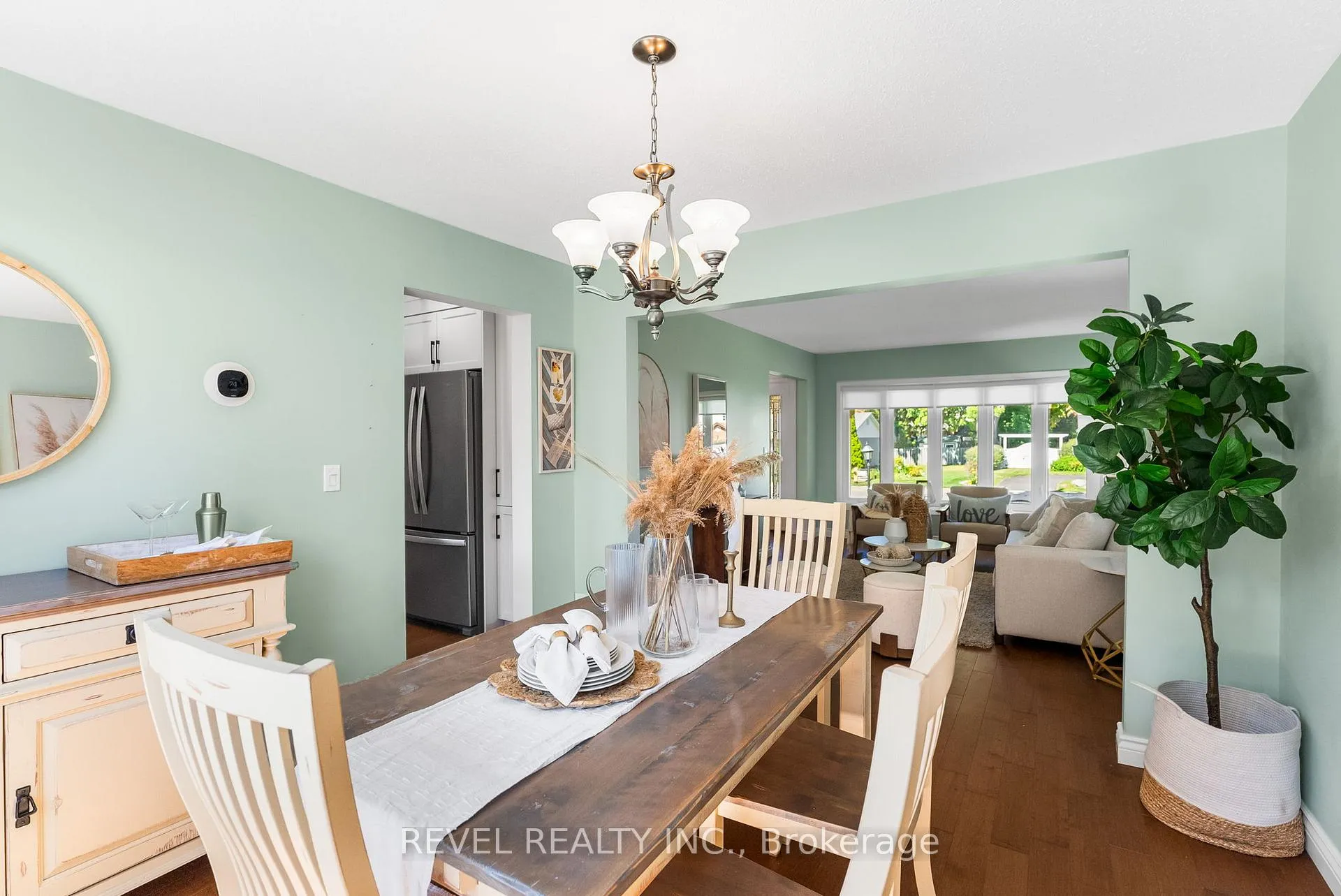 Photo 9 of 205 Ontario Street E, Whitby, Downtown Whitby — HOMEH
